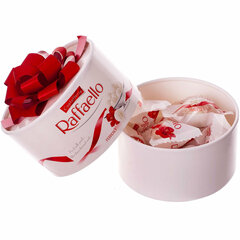 Конфеты RAFFAELLO с цельным миндальным орехом в кокосовой стружке, 200 г, торт
